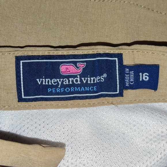 Vineyard vines shorts - Picture 2 of 4